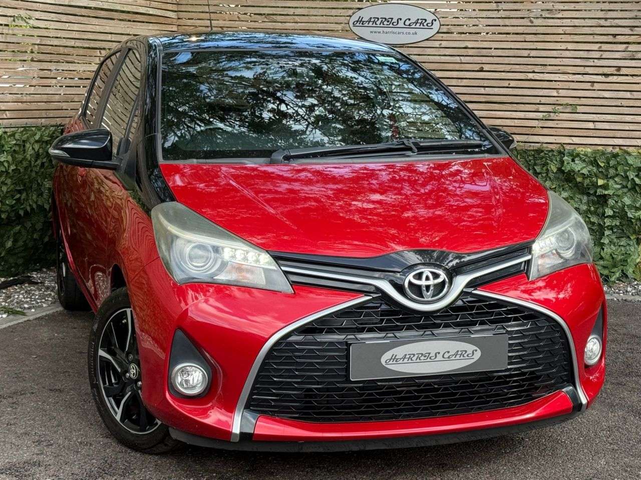 A 2016 TOYOTA YARIS 1.33 Dual VVT-i Design Hatchback 5dr Petrol Manual Euro 6 (99 ps) 12 MONTHS A 2016 TOYOTA YARIS 1.33 Dual VVT-i Design Hatchback 5dr Petrol Manual Euro 6 (99 ps) 12 MONTHS