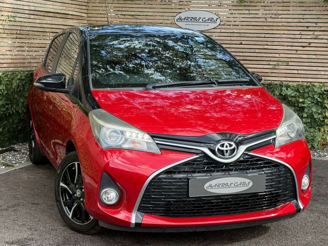 A 2016 TOYOTA YARIS 1.33 Dual VVT-i Design Hatchback 5dr Petrol Manual Euro 6 (99 ps) 12 MONTHS A 2016 TOYOTA YARIS 1.33 Dual VVT-i Design Hatchback 5dr Petrol Manual Euro 6 (99 ps) 12 MONTHS