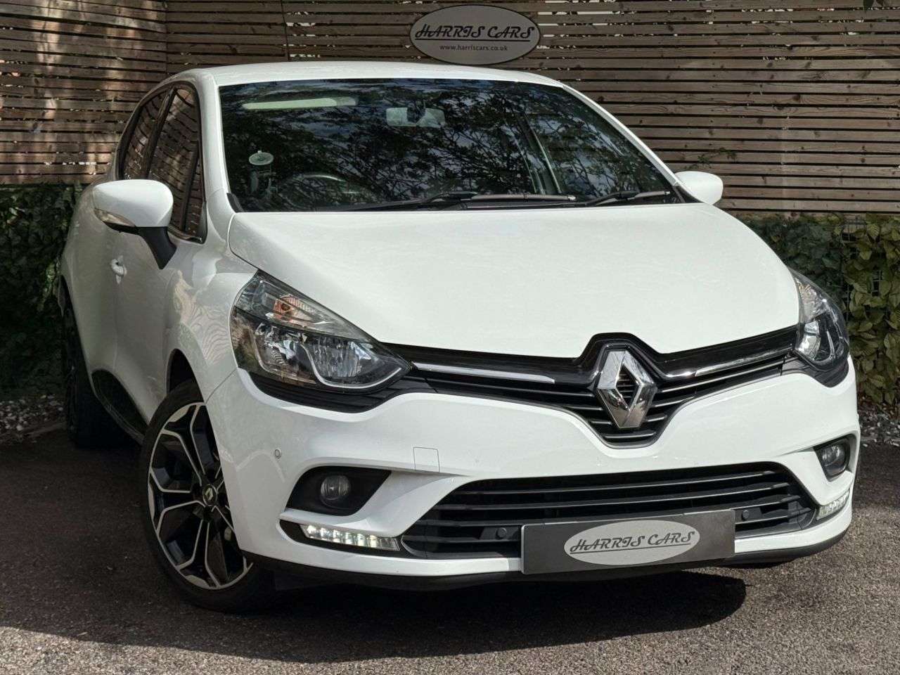 A 2018 RENAULT CLIO 0.9 TCe Iconic Hatchback 5dr Petrol Manual Euro 6 (s/s) (90 ps) 12 MONTHS A A 2018 RENAULT CLIO 0.9 TCe Iconic Hatchback 5dr Petrol Manual Euro 6 (s/s) (90 ps) 12 MONTHS A