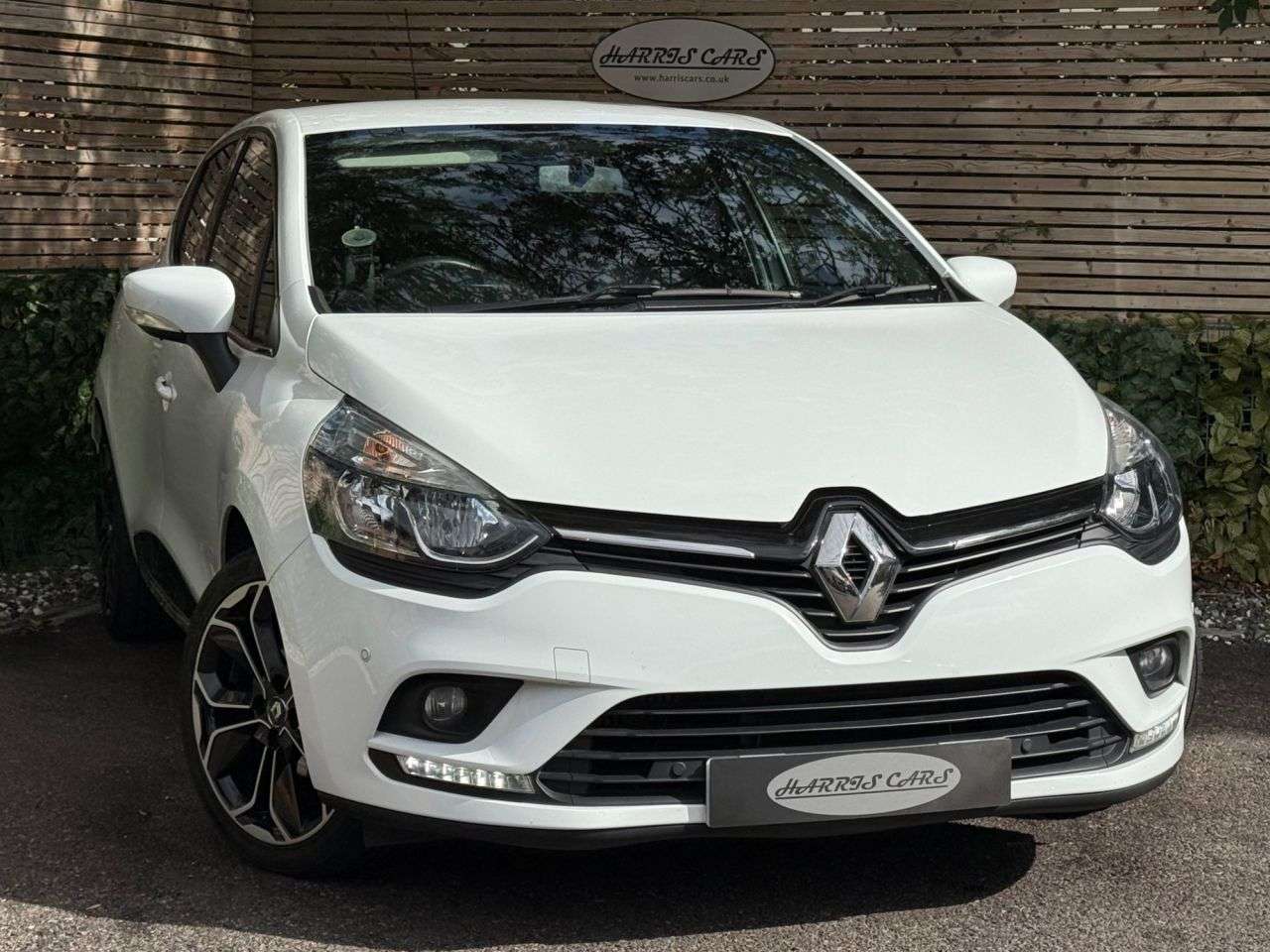 A 2018 RENAULT CLIO 0.9 TCe Iconic Hatchback 5dr Petrol Manual Euro 6 (s/s) (90 ps) 12 MONTHS A A 2018 RENAULT CLIO 0.9 TCe Iconic Hatchback 5dr Petrol Manual Euro 6 (s/s) (90 ps) 12 MONTHS A