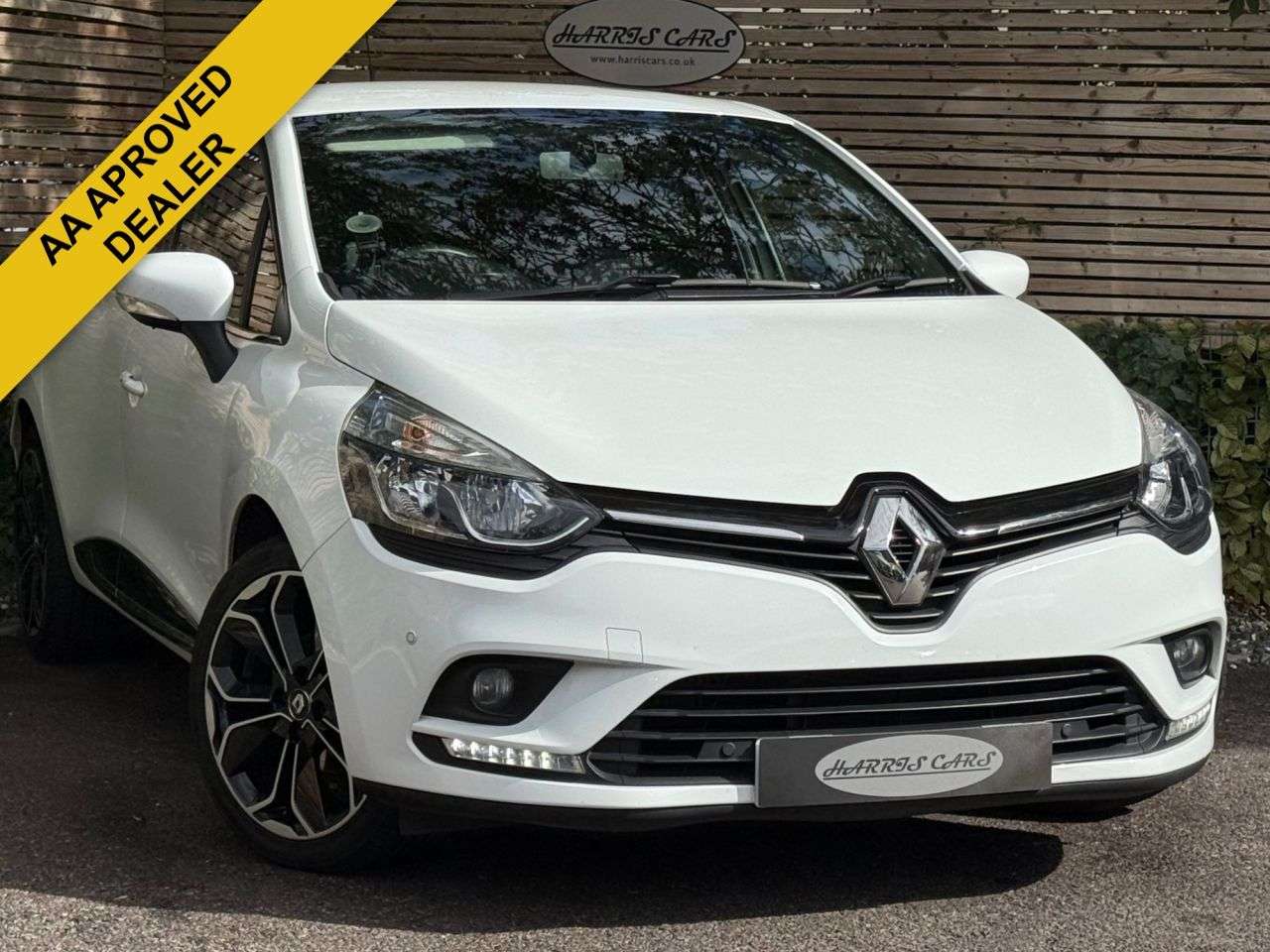 A 2018 RENAULT CLIO 0.9 TCe Iconic Hatchback 5dr Petrol Manual Euro 6 (s/s) (90 ps) 12 MONTHS A A 2018 RENAULT CLIO 0.9 TCe Iconic Hatchback 5dr Petrol Manual Euro 6 (s/s) (90 ps) 12 MONTHS A
