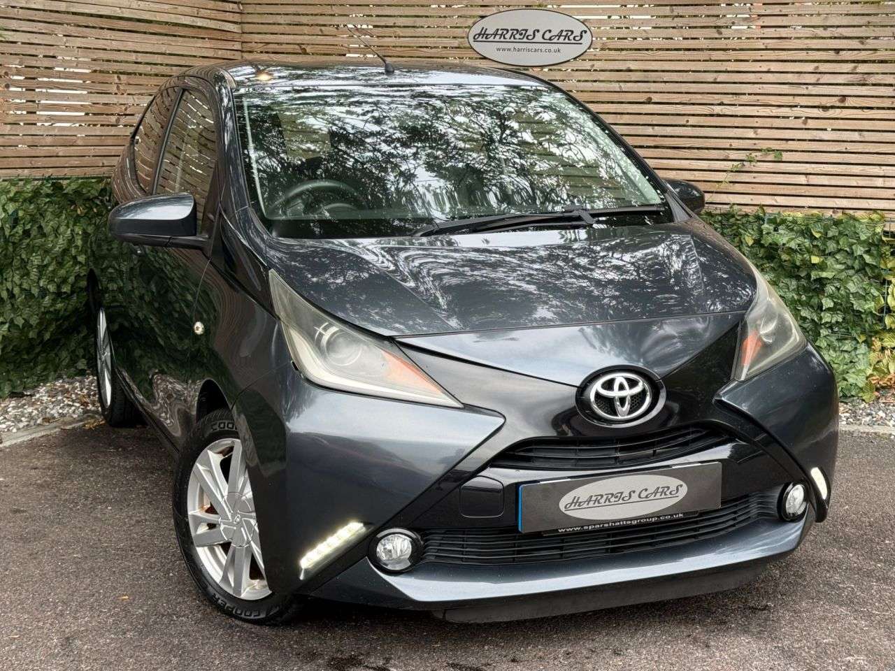 A 2014 TOYOTA AYGO 1.0 VVT-i x-pression Hatchback 5dr Petrol Manual Euro 5 Euro 5 (68 ps) 12 M A 2014 TOYOTA AYGO 1.0 VVT-i x-pression Hatchback 5dr Petrol Manual Euro 5 Euro 5 (68 ps) 12 M