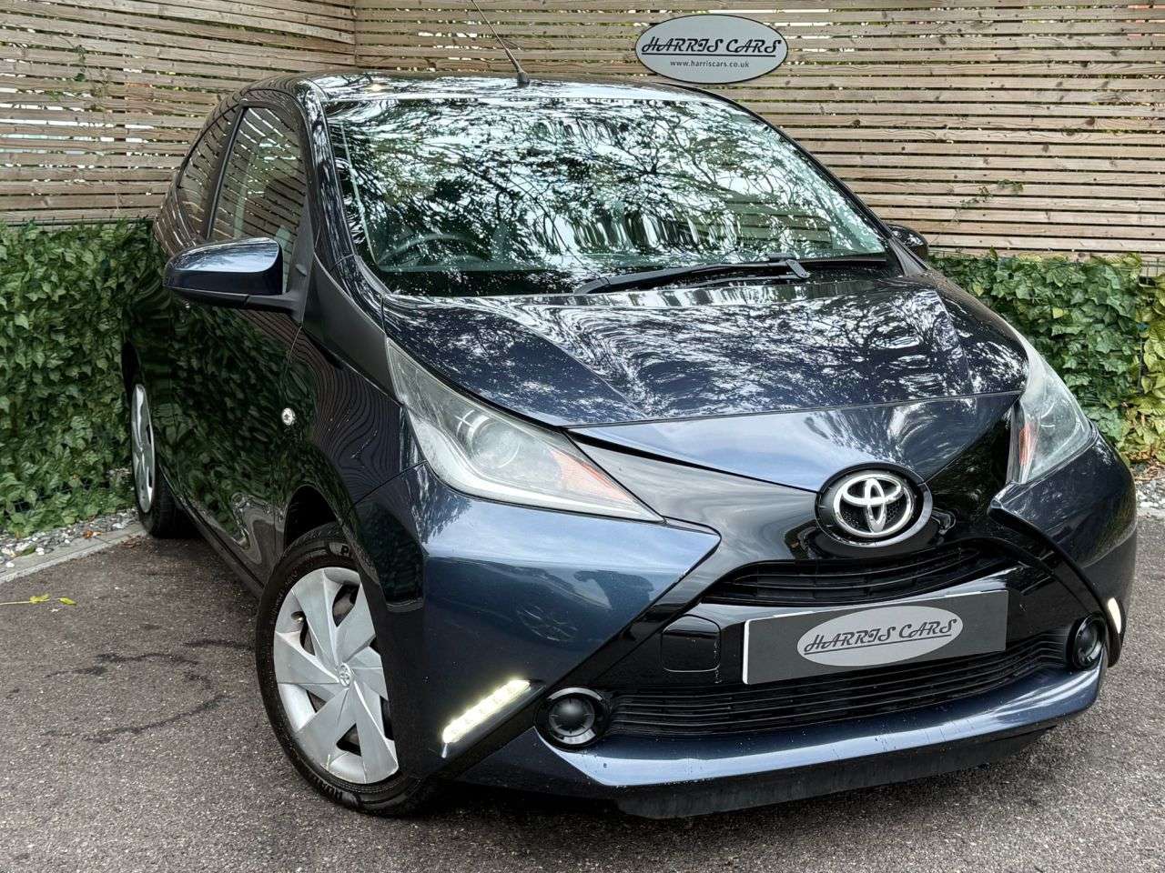 A 2018 TOYOTA AYGO 1.0 VVT-i x-play Hatchback 3dr Petrol Manual Euro 6 (68 ps) 12 MONTHS AA, F A 2018 TOYOTA AYGO 1.0 VVT-i x-play Hatchback 3dr Petrol Manual Euro 6 (68 ps) 12 MONTHS AA, F