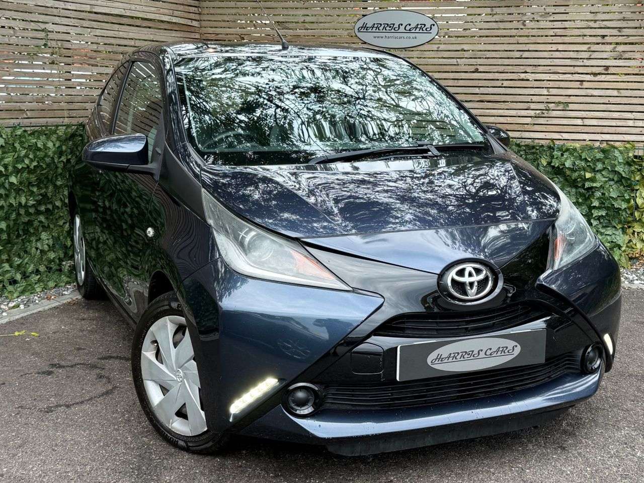 A 2018 TOYOTA AYGO 1.0 VVT-i x-play Hatchback 3dr Petrol Manual Euro 6 (68 ps) 12 MONTHS AA, F A 2018 TOYOTA AYGO 1.0 VVT-i x-play Hatchback 3dr Petrol Manual Euro 6 (68 ps) 12 MONTHS AA, F