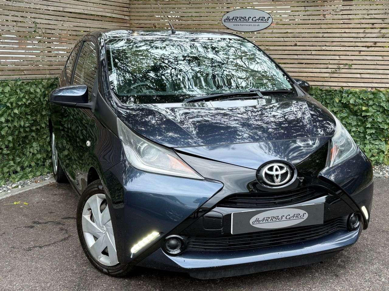 A 2018 TOYOTA AYGO 1.0 VVT-i x-play Hatchback 3dr Petrol Manual Euro 6 (68 ps) 12 MONTHS AA, F A 2018 TOYOTA AYGO 1.0 VVT-i x-play Hatchback 3dr Petrol Manual Euro 6 (68 ps) 12 MONTHS AA, F
