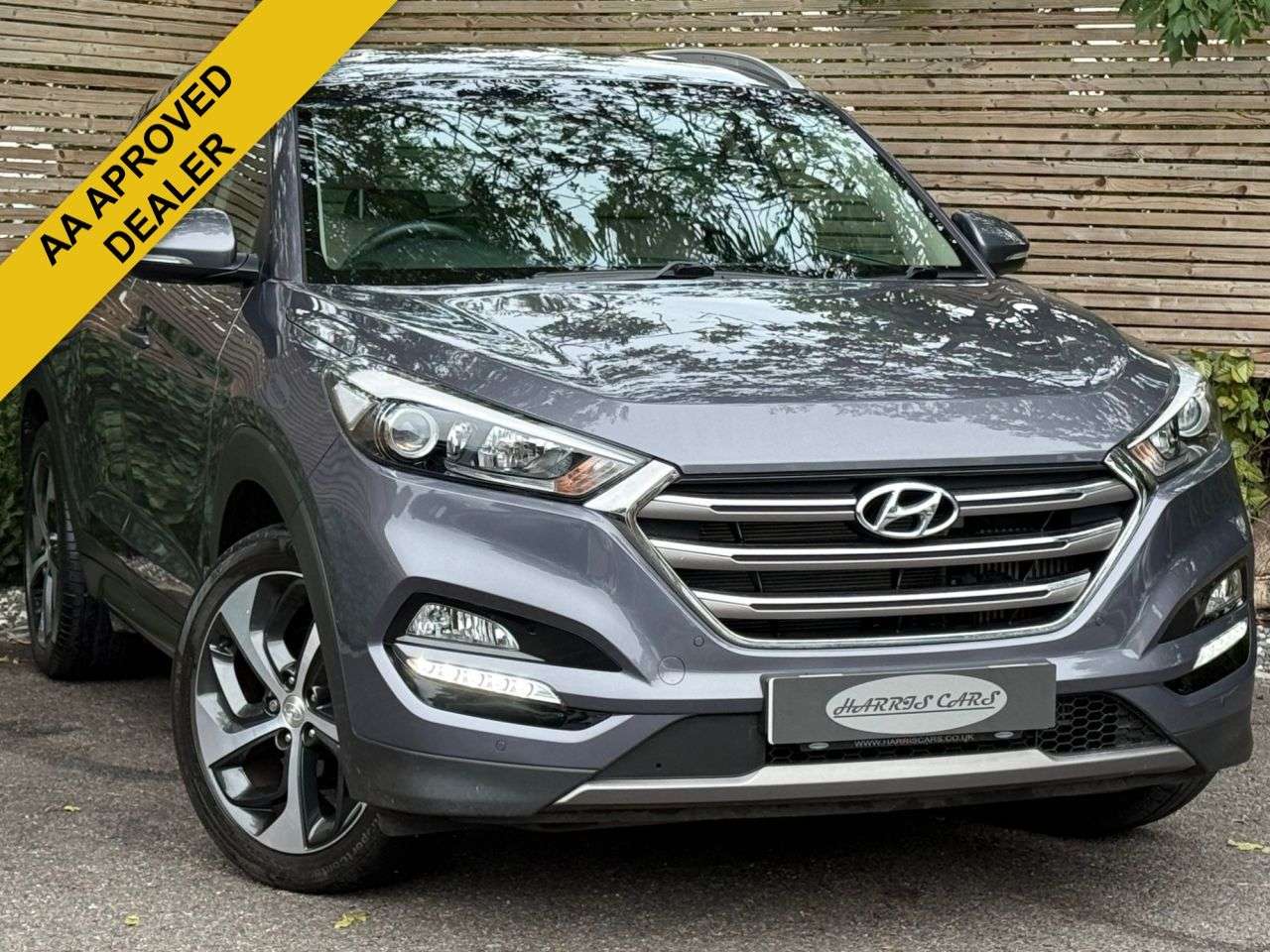 A 2017 HYUNDAI TUCSON 2.0 CRDi Premium SUV 5dr Diesel Auto 4WD Euro 6 (136 ps) 12 MONTHS AA, FRES A 2017 HYUNDAI TUCSON 2.0 CRDi Premium SUV 5dr Diesel Auto 4WD Euro 6 (136 ps) 12 MONTHS AA, FRES