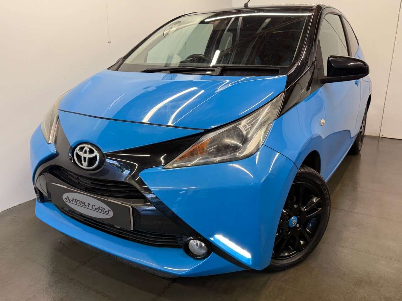 A 2015 TOYOTA AYGO 1.0 VVT-i x-cite (INstyle pack) Hatchback 3dr Petrol Manual Euro 6 (68 ps) A 2015 TOYOTA AYGO 1.0 VVT-i x-cite (INstyle pack) Hatchback 3dr Petrol Manual Euro 6 (68 ps)