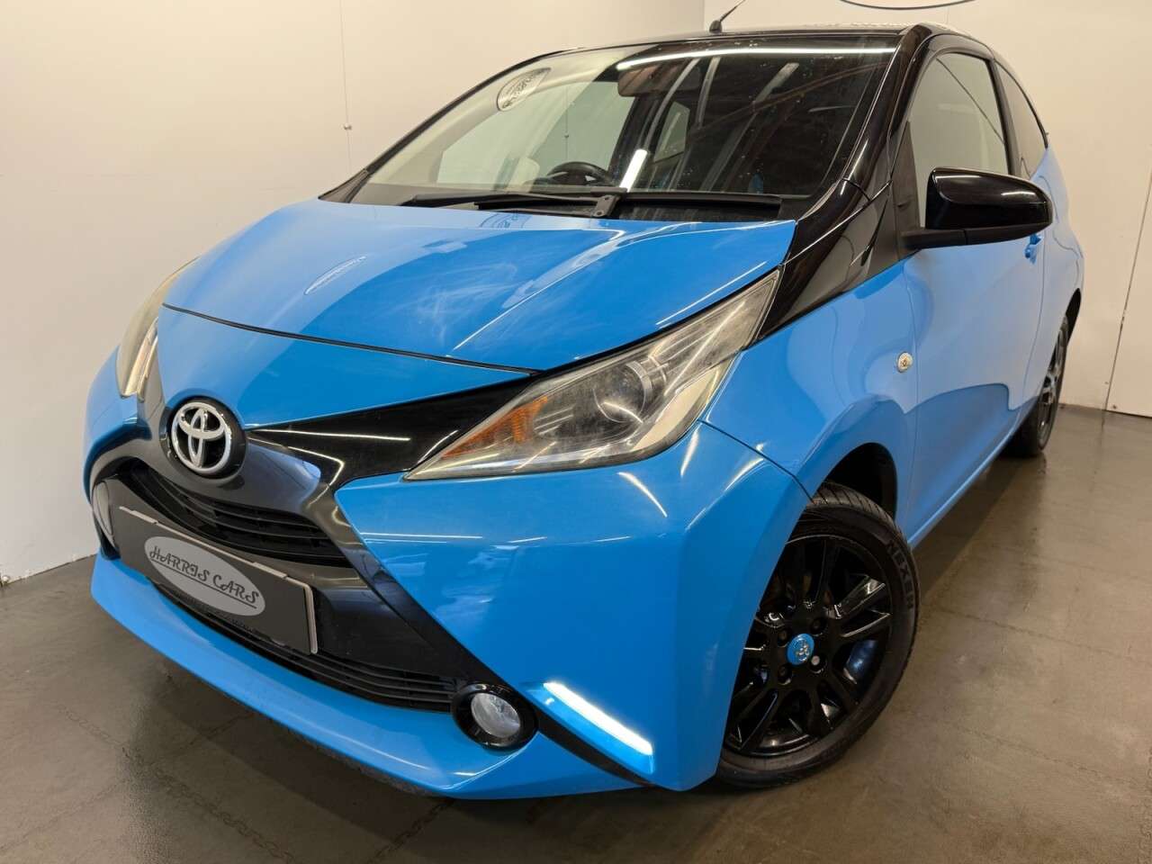 A 2015 TOYOTA AYGO 1.0 VVT-i x-cite (INstyle pack) Hatchback 3dr Petrol Manual Euro 6 (68 ps) A 2015 TOYOTA AYGO 1.0 VVT-i x-cite (INstyle pack) Hatchback 3dr Petrol Manual Euro 6 (68 ps)