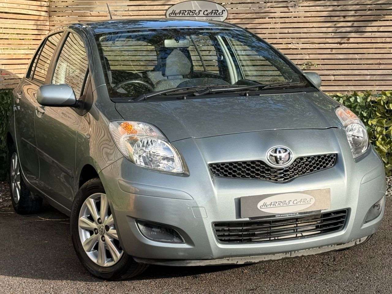 A 2009 TOYOTA YARIS 1.33 Dual VVT-i TR Hatchback 5dr Petrol Manual Euro 4 (s/s) (101 ps) 12 MON A 2009 TOYOTA YARIS 1.33 Dual VVT-i TR Hatchback 5dr Petrol Manual Euro 4 (s/s) (101 ps) 12 MON