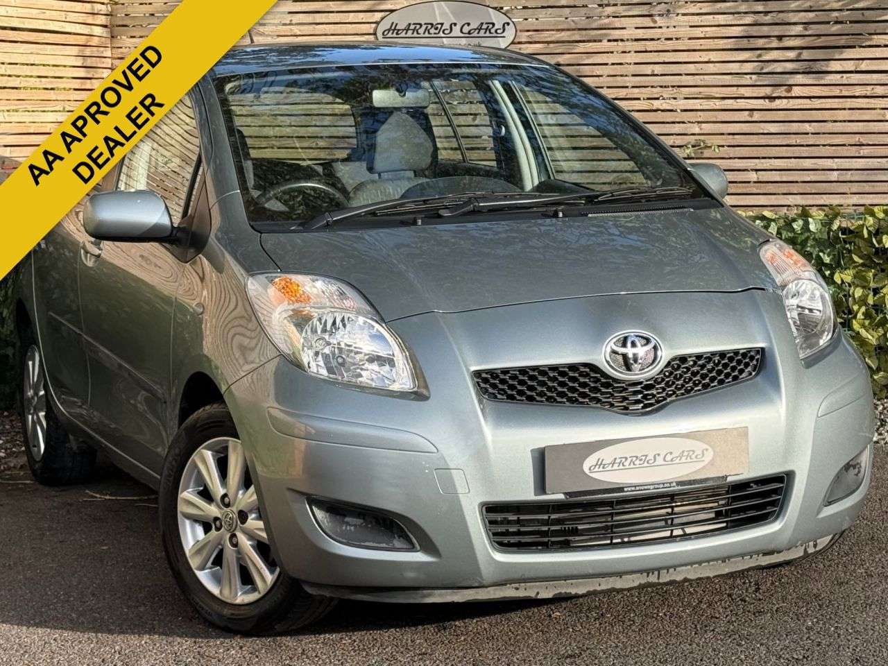 A 2009 TOYOTA YARIS 1.33 Dual VVT-i TR Hatchback 5dr Petrol Manual Euro 4 (s/s) (101 ps) 12 MON A 2009 TOYOTA YARIS 1.33 Dual VVT-i TR Hatchback 5dr Petrol Manual Euro 4 (s/s) (101 ps) 12 MON