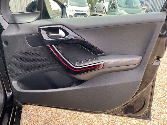 2018 PEUGEOT 2008 2018 PEUGEOT 2008