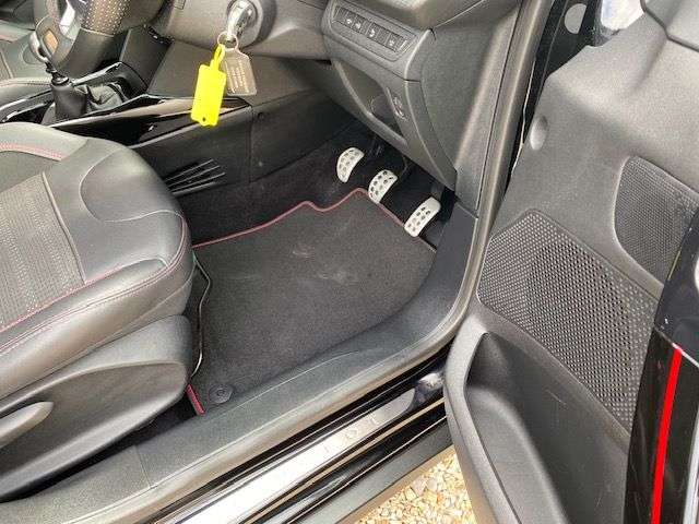 2018 PEUGEOT 2008 2018 PEUGEOT 2008