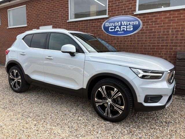 2019 VOLVO XC40 2019 VOLVO XC40