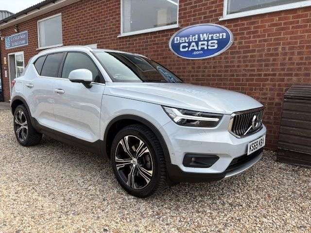 2019 VOLVO XC40 2019 VOLVO XC40