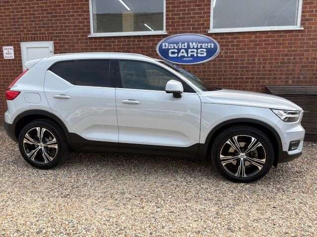 2019 VOLVO XC40 2019 VOLVO XC40