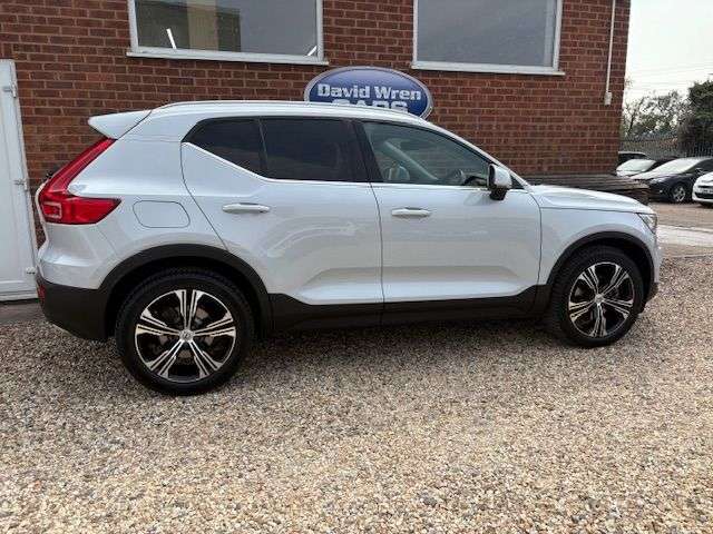 2019 VOLVO XC40 2019 VOLVO XC40