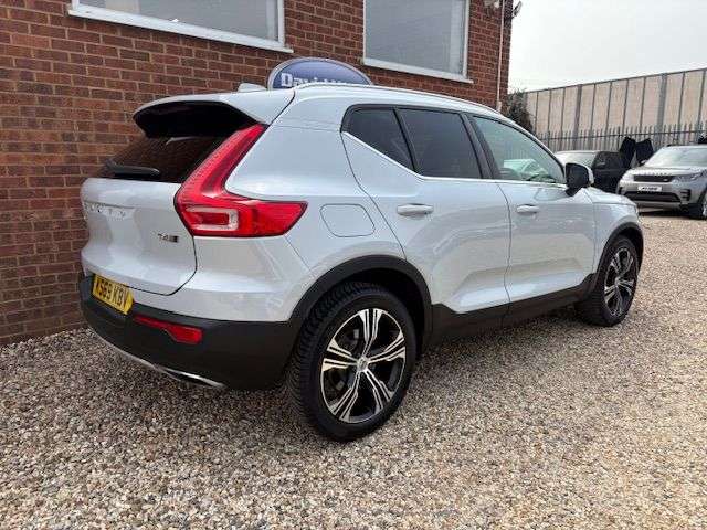 2019 VOLVO XC40 2019 VOLVO XC40