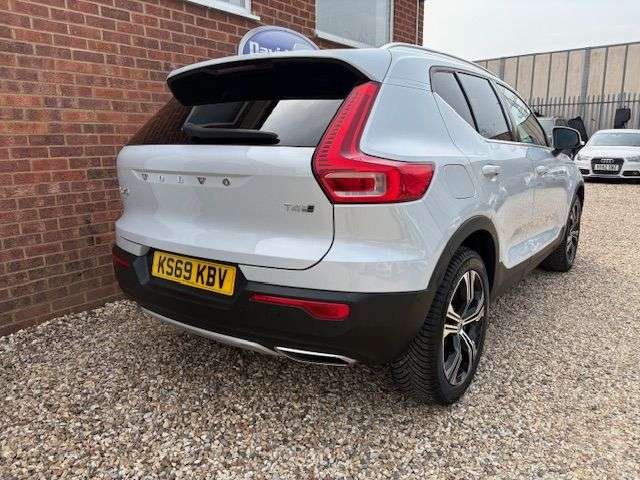 2019 VOLVO XC40 2019 VOLVO XC40
