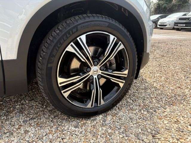 2019 VOLVO XC40 2019 VOLVO XC40