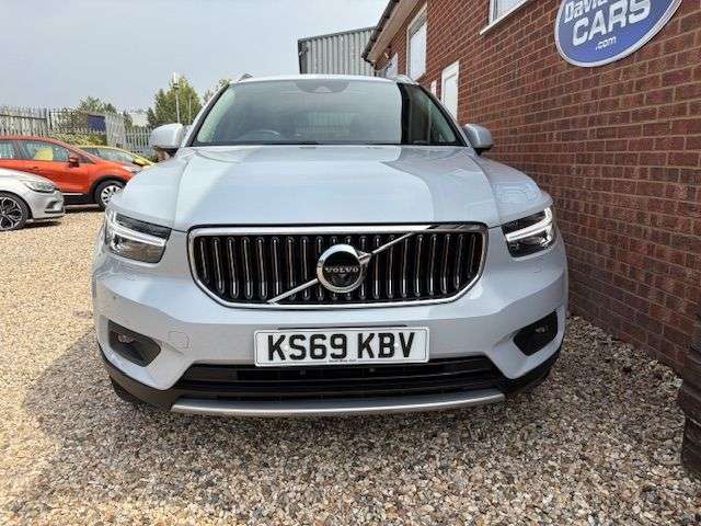 2019 VOLVO XC40 2019 VOLVO XC40