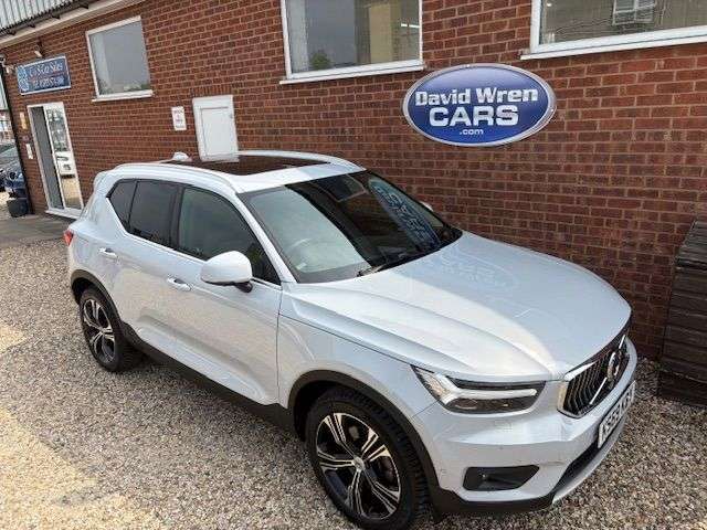 2019 VOLVO XC40 2019 VOLVO XC40