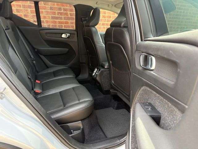 2019 VOLVO XC40 2019 VOLVO XC40