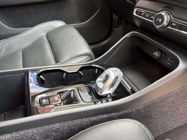 2019 VOLVO XC40 2019 VOLVO XC40