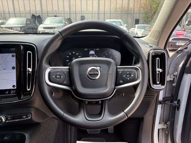 2019 VOLVO XC40 2019 VOLVO XC40