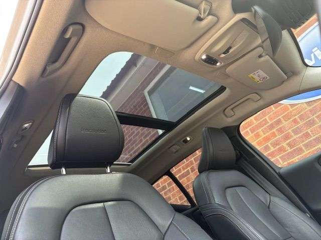 2019 VOLVO XC40 2019 VOLVO XC40