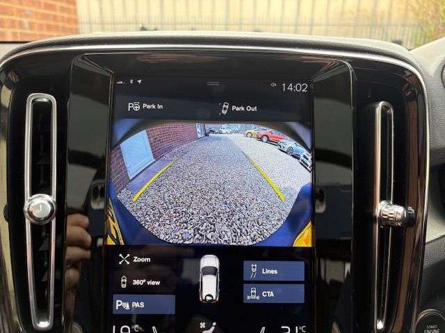 2019 VOLVO XC40 2019 VOLVO XC40