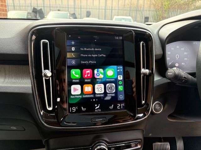 2019 VOLVO XC40 2019 VOLVO XC40