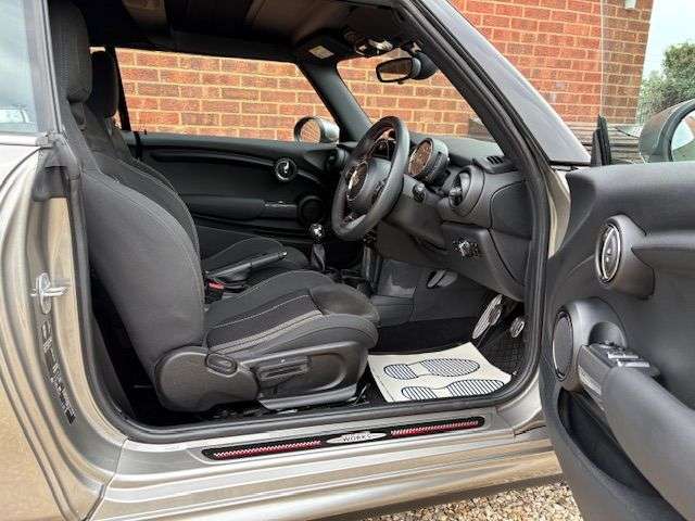 2019 MINI CONVERTIBLE 2019 MINI CONVERTIBLE