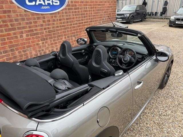 2019 MINI CONVERTIBLE 2019 MINI CONVERTIBLE