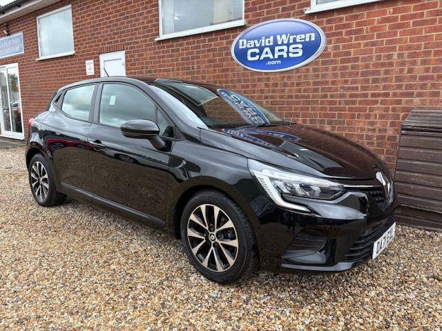 Check out this Renault Clio 2022 Petrol Manual