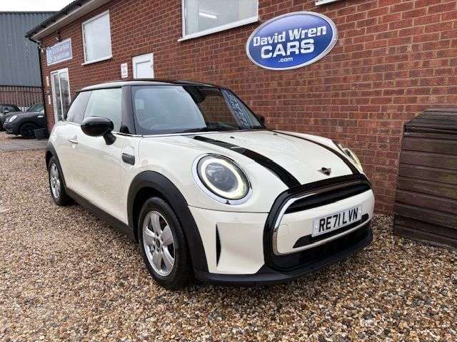 A 2021 MINI HATCH 1.5 Cooper Classic Hatchback 3dr Petrol Manual Euro 6 (s/s) (136 ps) A 2021 MINI HATCH 1.5 Cooper Classic Hatchback 3dr Petrol Manual Euro 6 (s/s) (136 ps)