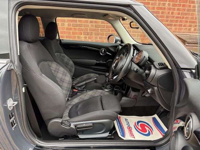 A 2018 MINI HATCH 2.0 Cooper S Hatchback 3dr Petrol Manual Euro 6 (s/s) (192 ps) A 2018 MINI HATCH 2.0 Cooper S Hatchback 3dr Petrol Manual Euro 6 (s/s) (192 ps)