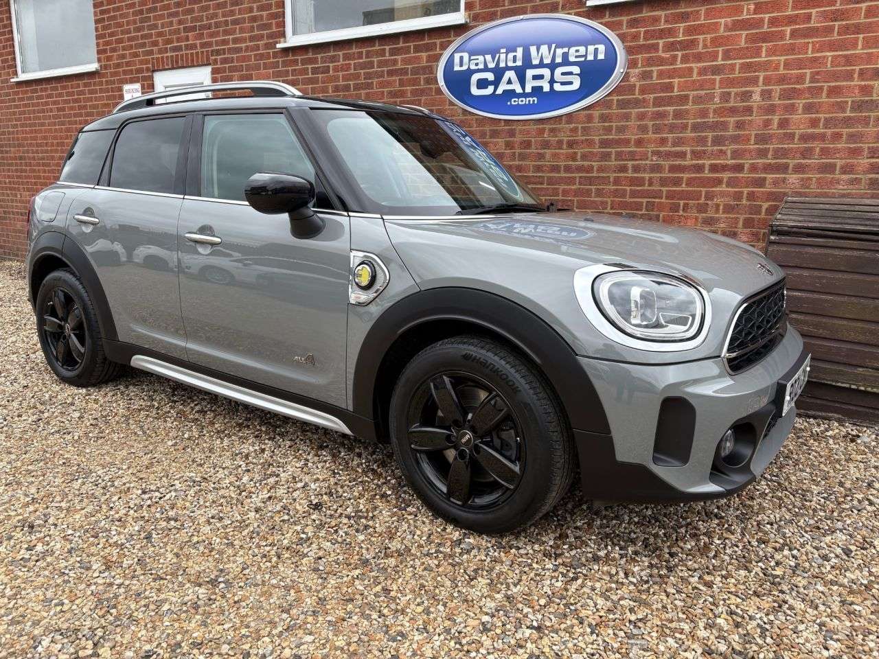 A 2021 MINI COUNTRYMAN 1.5 10kWh Cooper SE Classic SUV 5dr Petrol Plug-in Hybrid Auto ALL4 Euro 6 A 2021 MINI COUNTRYMAN 1.5 10kWh Cooper SE Classic SUV 5dr Petrol Plug-in Hybrid Auto ALL4 Euro 6