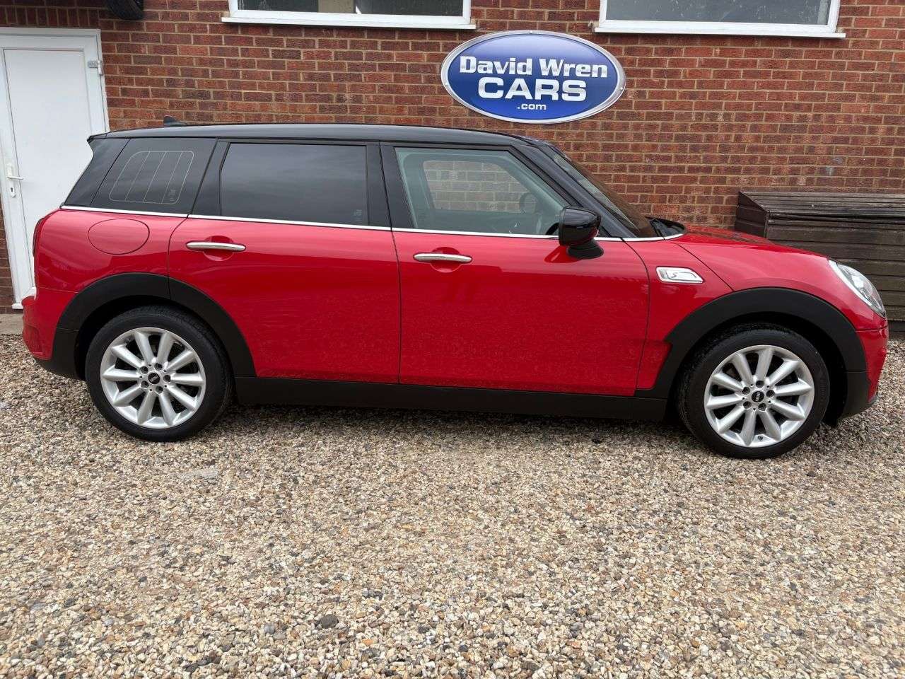 A 2020 MINI CLUBMAN 2.0 Cooper S Classic Estate 6dr Petrol Steptronic Euro 6 (s/s) (192 ps) A 2020 MINI CLUBMAN 2.0 Cooper S Classic Estate 6dr Petrol Steptronic Euro 6 (s/s) (192 ps)