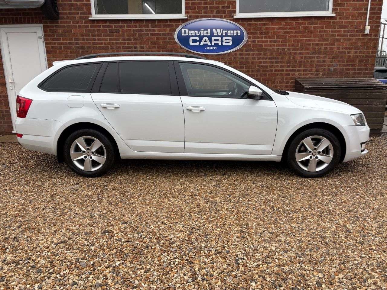 A 2017 SKODA OCTAVIA 1.4 TSI SE Estate 5dr Petrol Manual Euro 6 (s/s) (150 ps) A 2017 SKODA OCTAVIA 1.4 TSI SE Estate 5dr Petrol Manual Euro 6 (s/s) (150 ps)