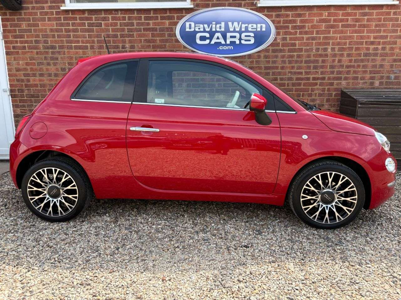 A 2023 FIAT 500 1.0 MHEV Hatchback 3dr Petrol Manual Euro 6 (s/s) (70 bhp) A 2023 FIAT 500 1.0 MHEV Hatchback 3dr Petrol Manual Euro 6 (s/s) (70 bhp)