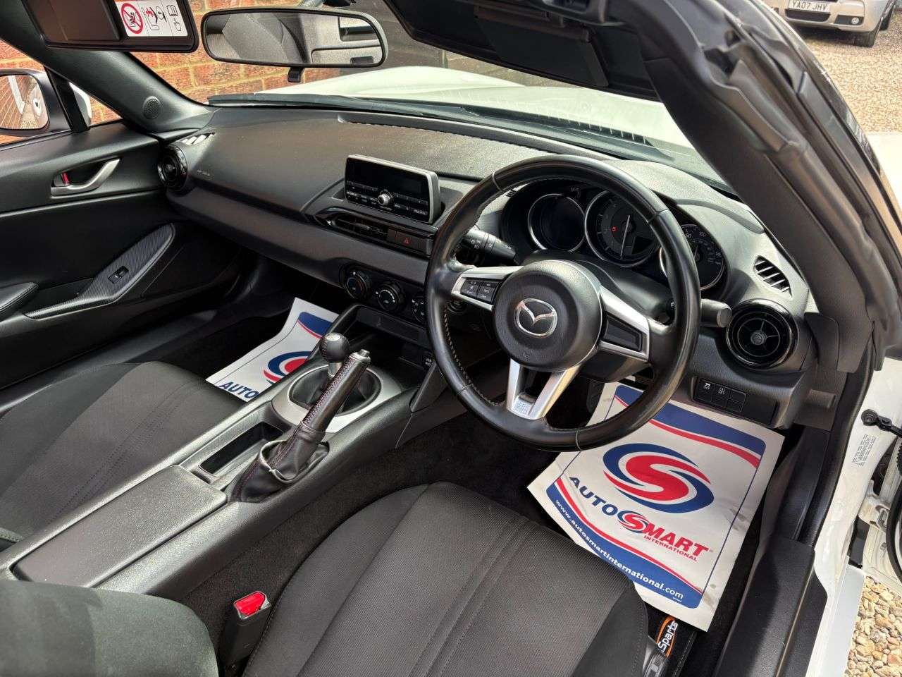 2017 MAZDA MX-5 2017 MAZDA MX-5