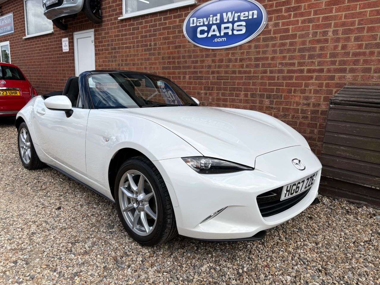 2017 MAZDA MX-5 2017 MAZDA MX-5