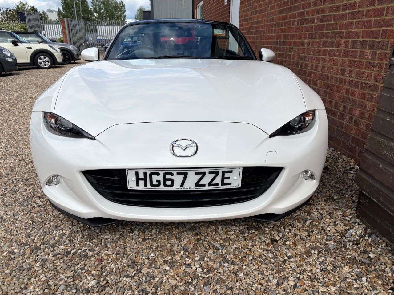 2017 MAZDA MX-5 2017 MAZDA MX-5