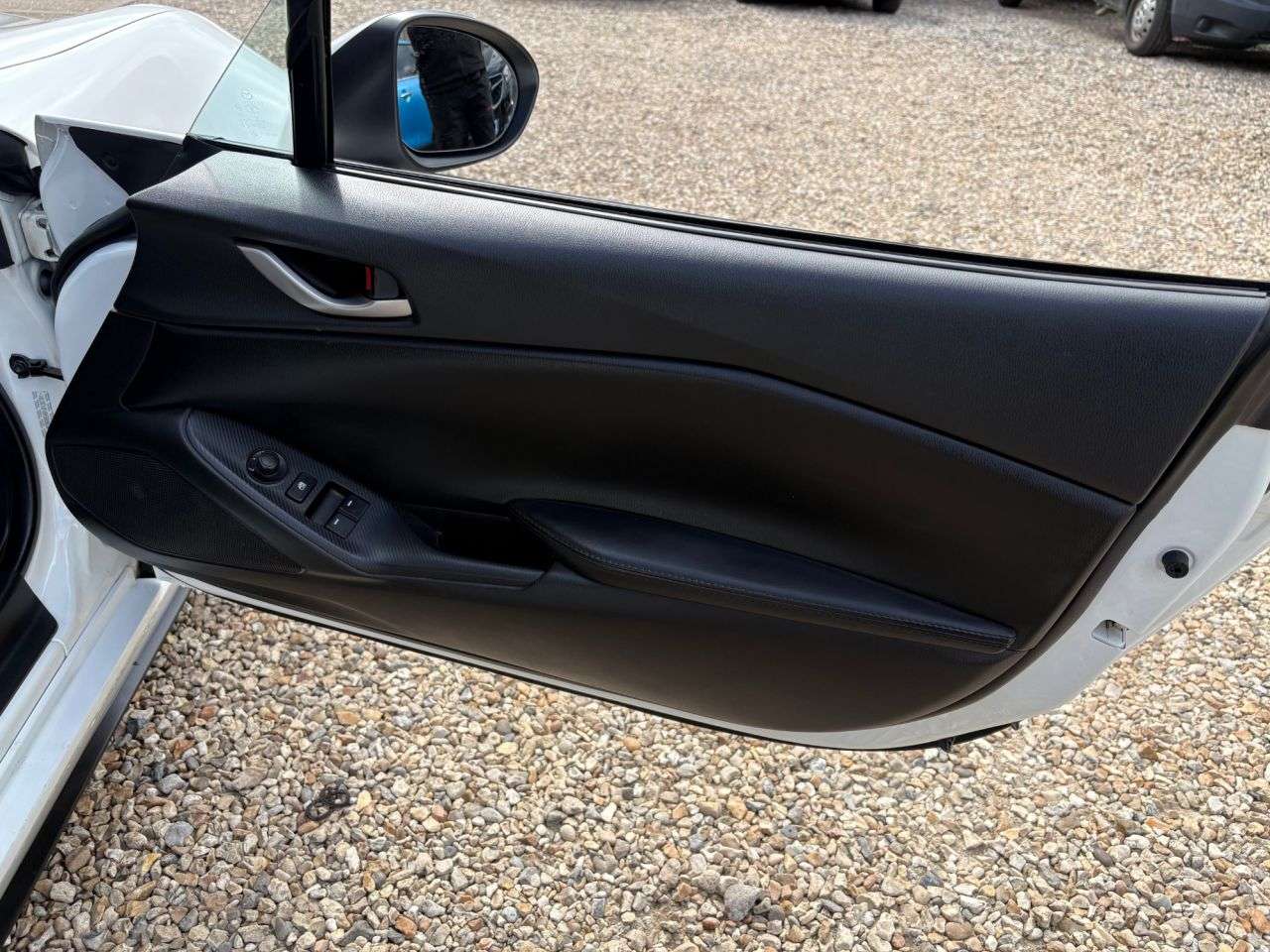 2017 MAZDA MX-5 2017 MAZDA MX-5