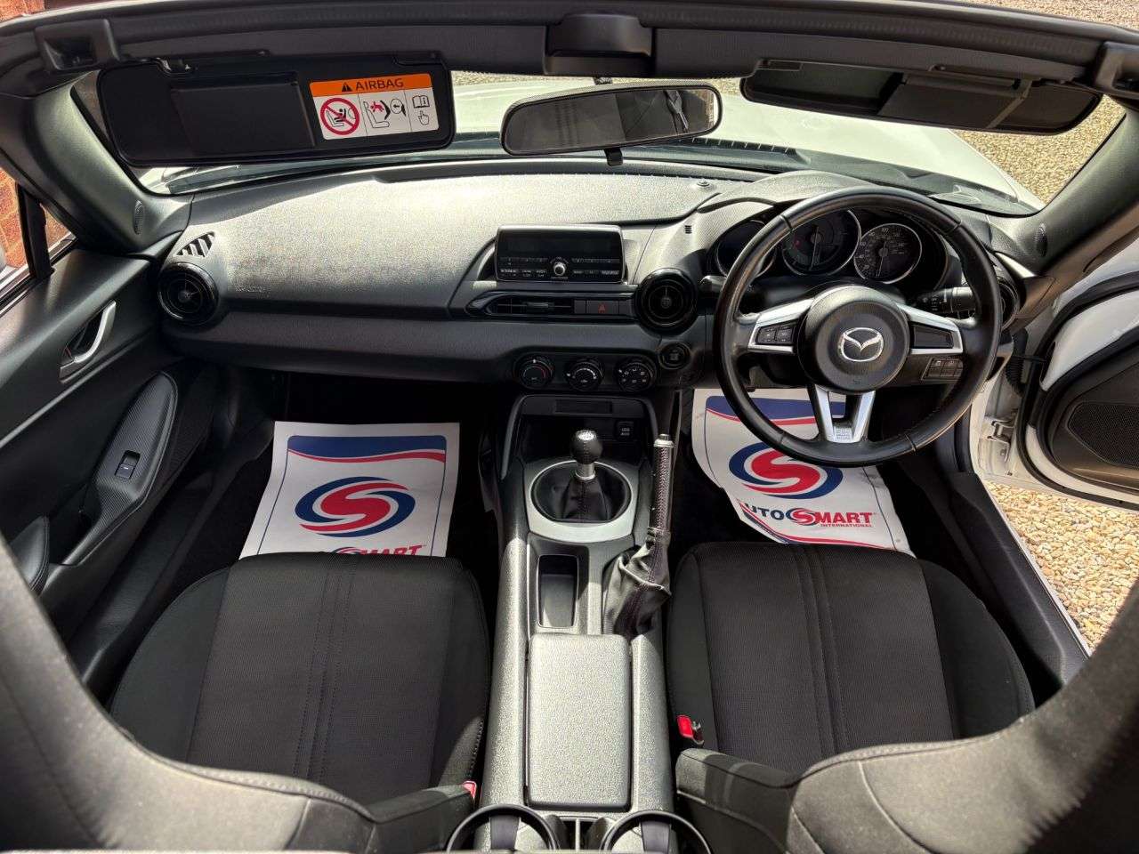 2017 MAZDA MX-5 2017 MAZDA MX-5