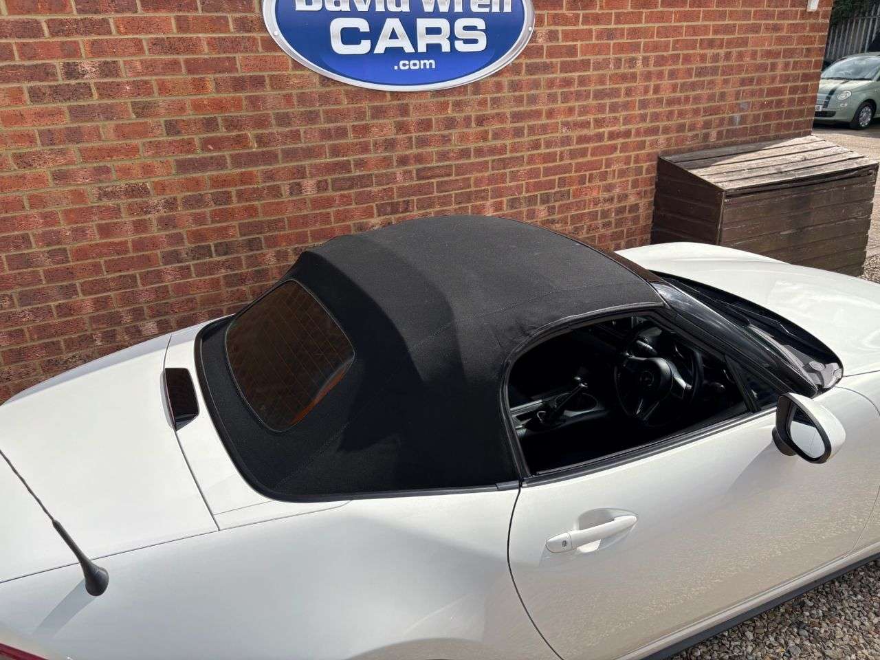 2017 MAZDA MX-5 2017 MAZDA MX-5
