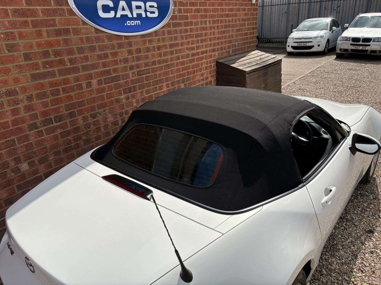 2017 MAZDA MX-5 2017 MAZDA MX-5