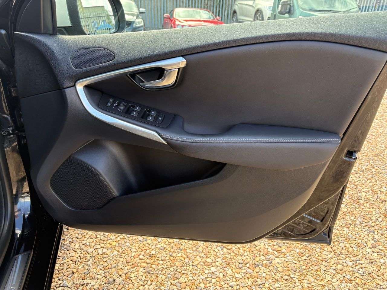 2019 VOLVO V40 2019 VOLVO V40