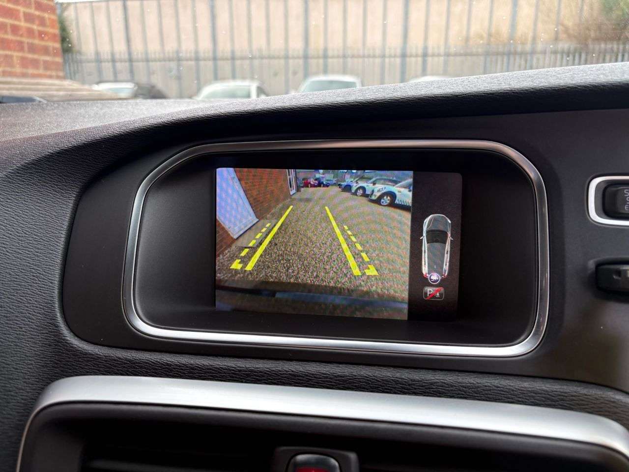 2019 VOLVO V40 2019 VOLVO V40