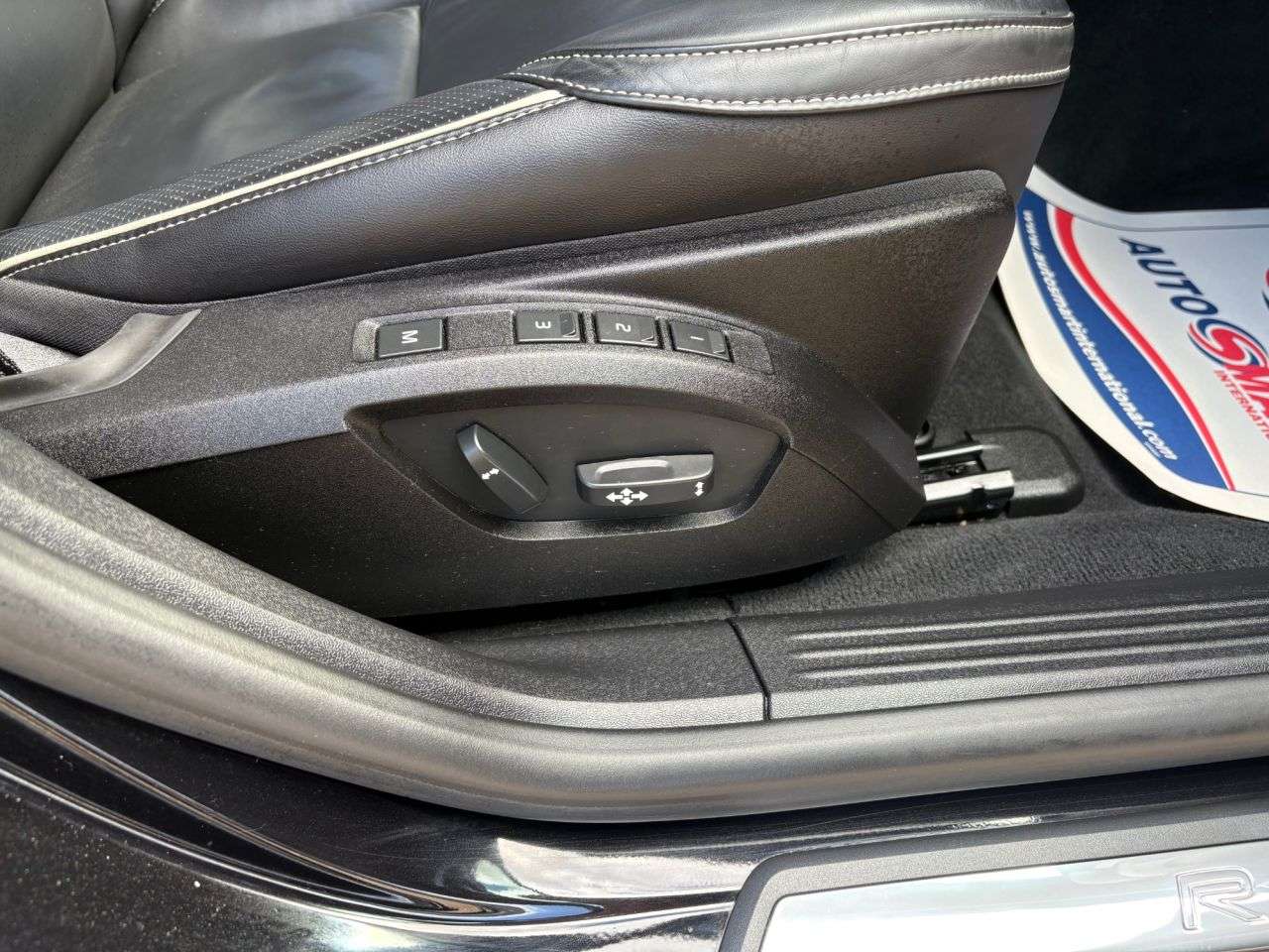 2019 VOLVO V40 2019 VOLVO V40
